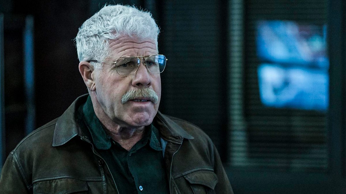 Ron Perlman as Frank Napier in 'The Capture' 